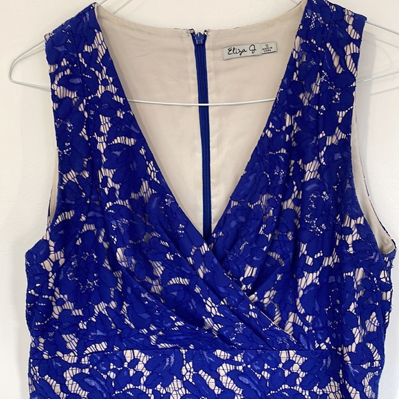 Knee length dress - Picture 2 of 3